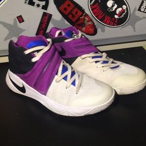 Nike Kyrie 2
